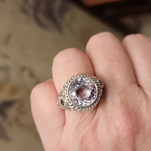 Victoria Wieck ring - Picture 8 of 8